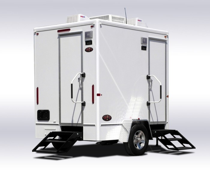 2-stall Satellite Spa restroom trailer